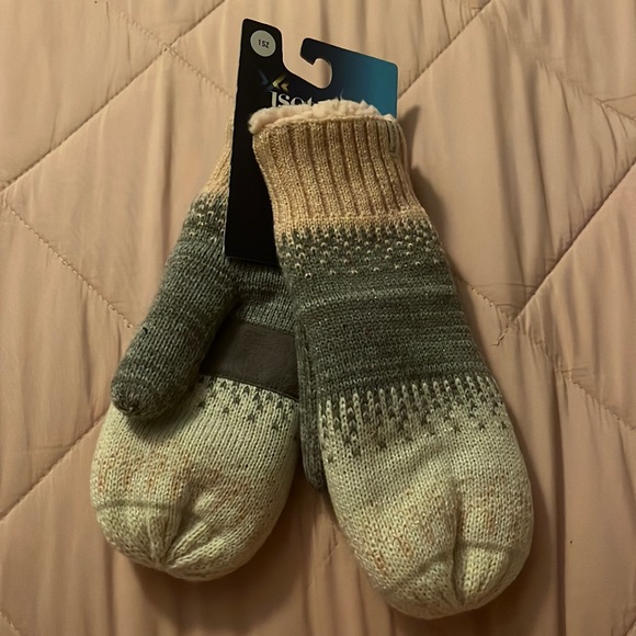 isotoner Accessories - Isotoner signature mittens